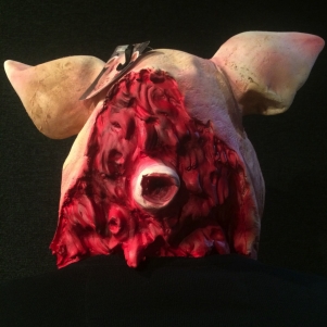 Masker Full Face 'Bleeding Pig'