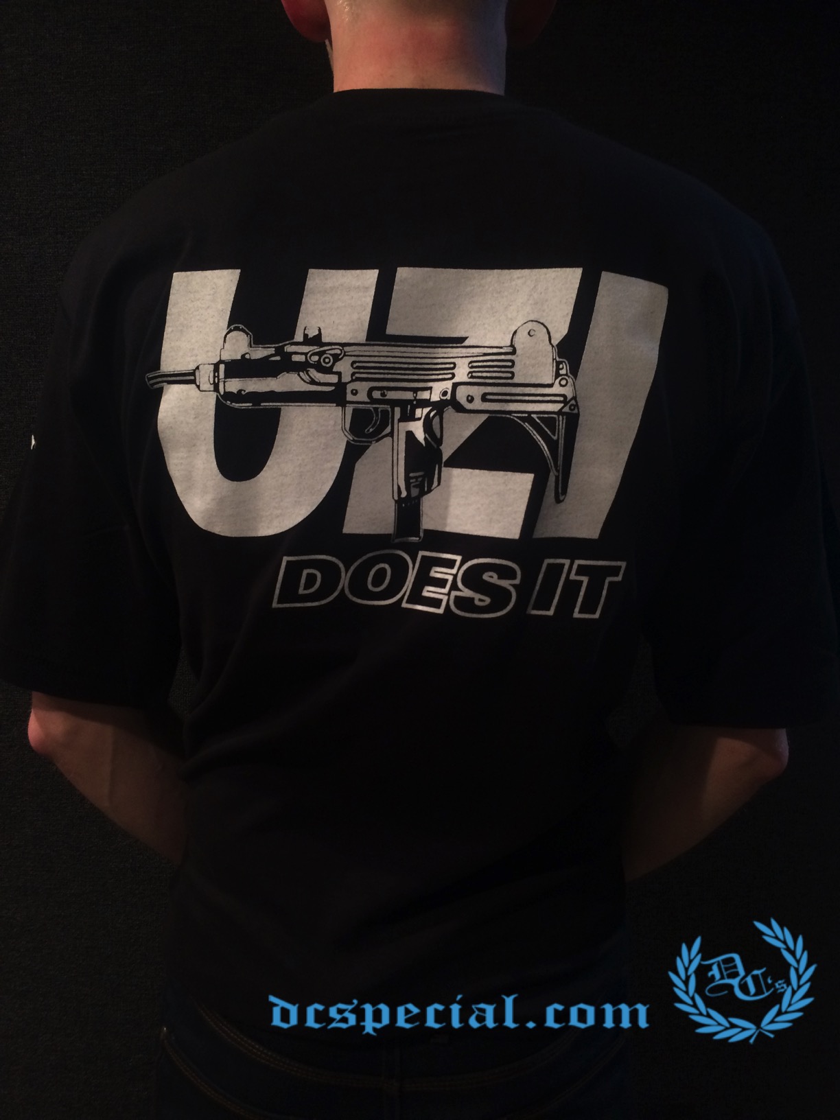 Gangland T-shirt 'Uzi Does It'