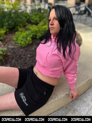 100% Hardcore Cropped Hooded Sweater 'Pride Pink'