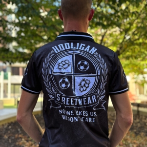 Hooligan Voetbalshirt 'No One Likes Us'