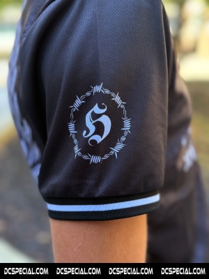 Hooligan Voetbalshirt 'No One Likes Us'